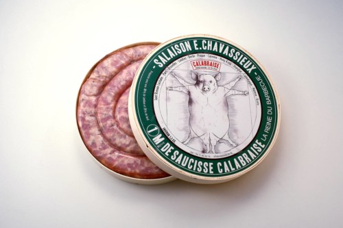 Emmanuel-Chavassieux-Salaison-Coutellerie-boutique-cuire-1m-boite-ouverte-saucisse-calabraise